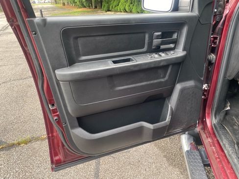 Used 2016 RAM 1500 Express AWD/4WD image 9