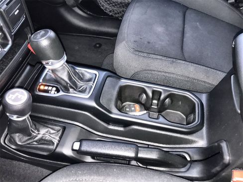 Used 2023 Jeep Wrangler Sahara image 21