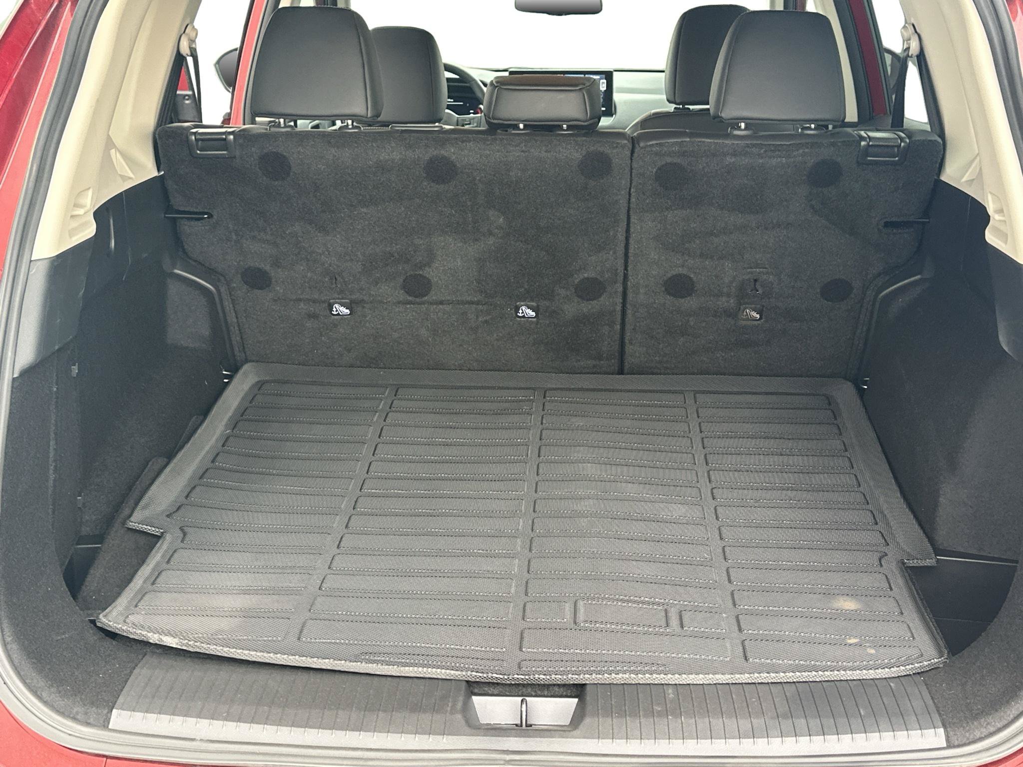 Used 2025 Nissan Rogue SL AWD/4WD image 6