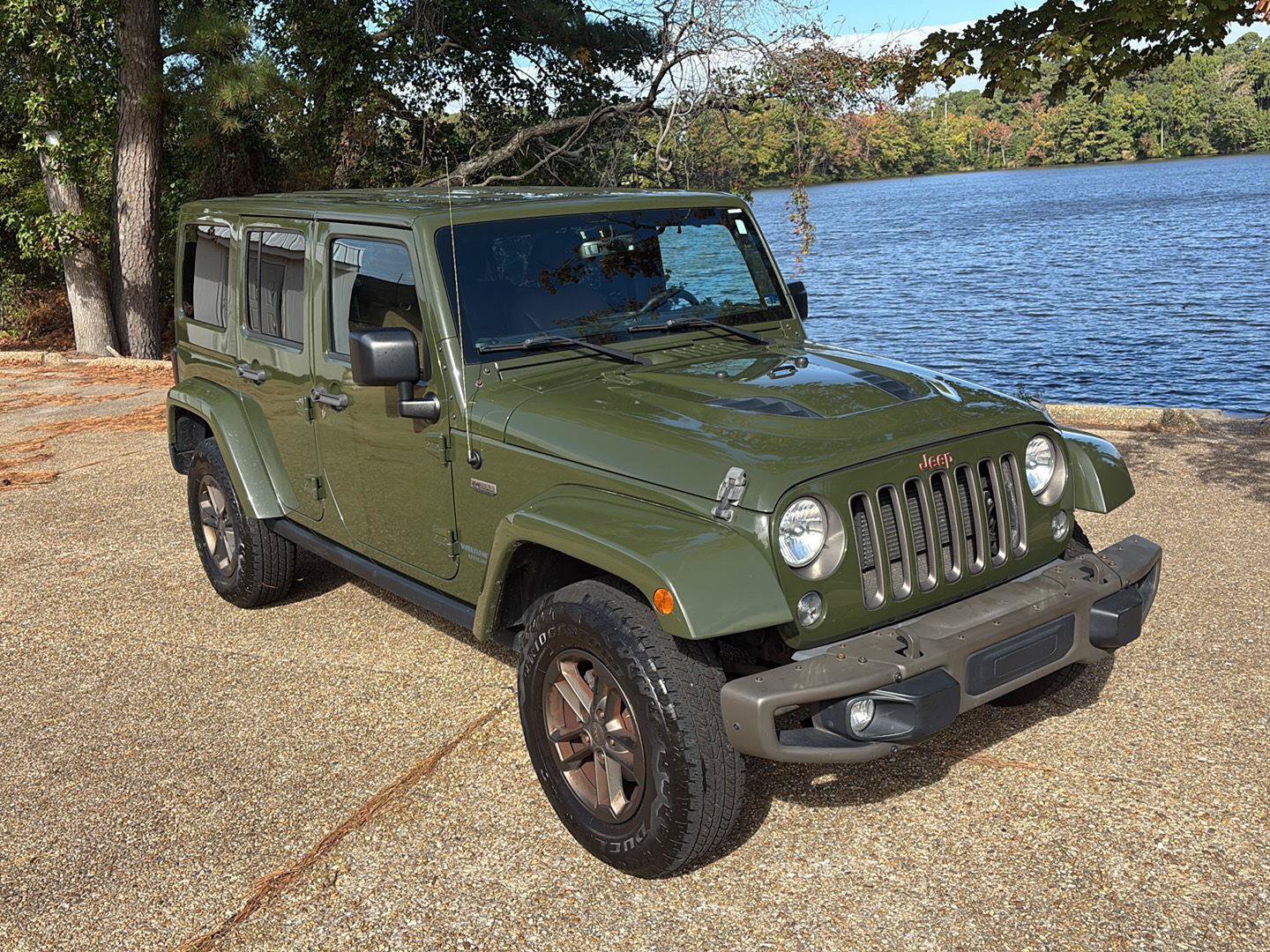 Used 2016 Jeep Wrangler Unlimited Sahara AWD/4WD image 2