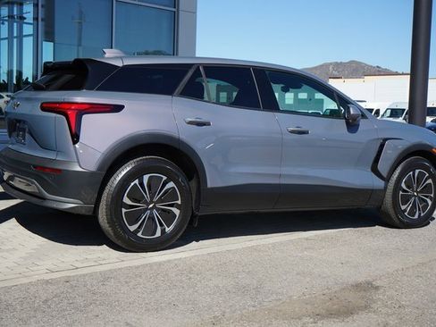 New 2025 Chevrolet Equinox EV LT image 9