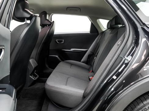 Used 2025 Kia K4 FWD image 18
