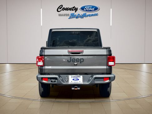 Used 2023 Jeep Gladiator Sport AWD/4WD image 11