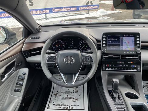 Used 2021 Toyota Avalon Limited image 19
