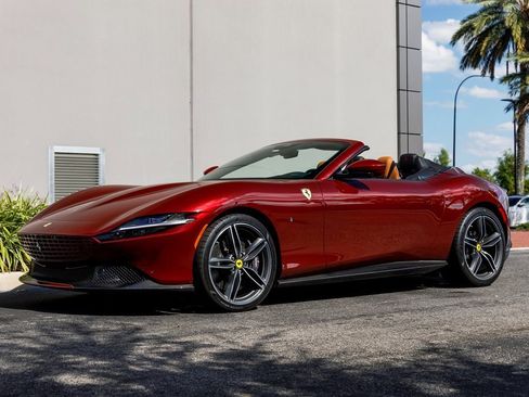 Used 2025 Ferrari Roma Spider image 17