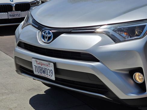 Used 2016 Toyota RAV4 XLE AWD/4WD image 7