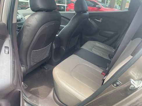 Used 2010 Hyundai Tucson Limited AWD/4WD image 18
