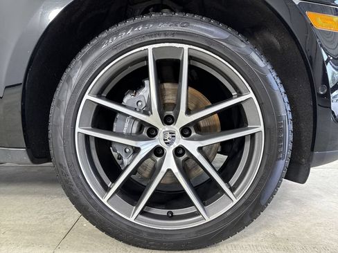 Certified 2024 Porsche Macan AWD/4WD image 15