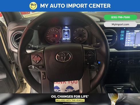 Used 2017 Toyota Tacoma TRD Off-Road w/ Tow Package image 15