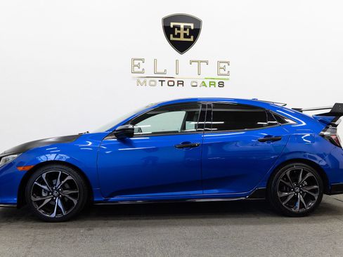 Used 2018 Honda Civic Sport Touring image 2