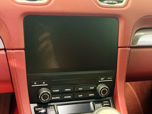 Used 2024 Porsche 718 Boxster RWD image 27