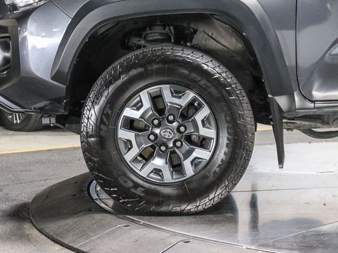Certified 2017 Toyota Tacoma TRD Off-Road w/ Tow Package RWD image 10