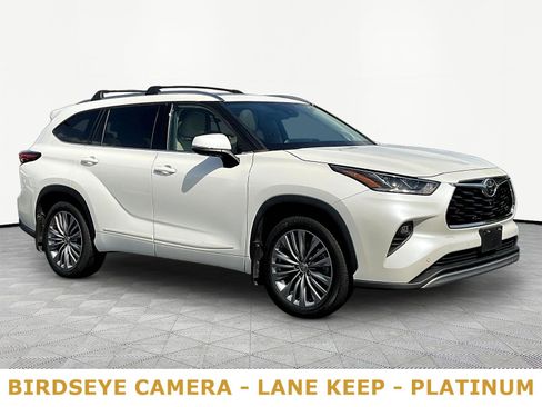 Used 2020 Toyota Highlander Platinum AWD/4WD image 3