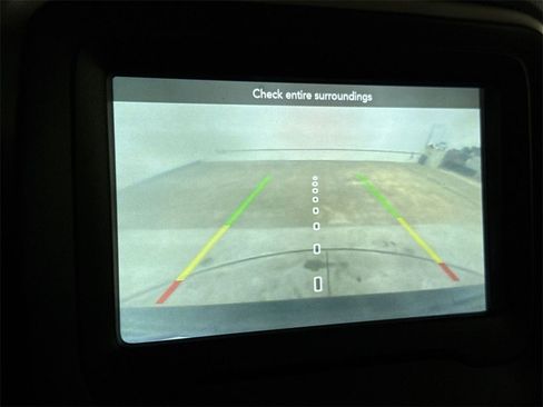 Used 2019 Jeep Renegade Latitude w/ Cold Weather Group image 15