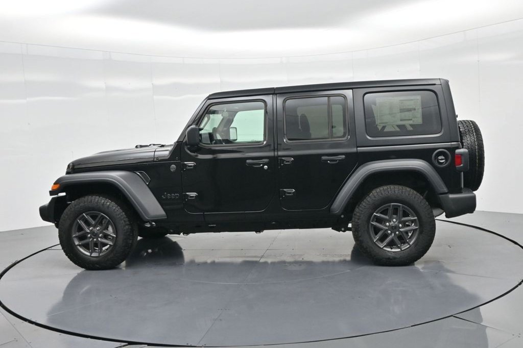 Used 2024 Jeep Wrangler Unlimited Sport AWD/4WD image 30