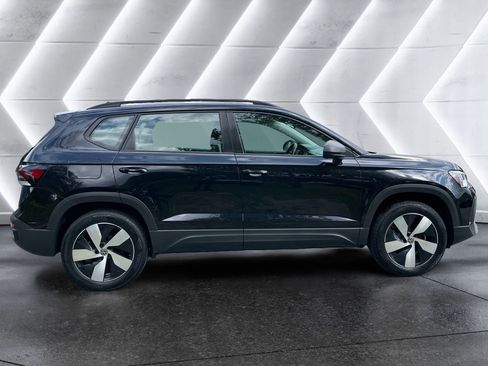Used 2025 Volkswagen Taos S AWD/4WD image 7