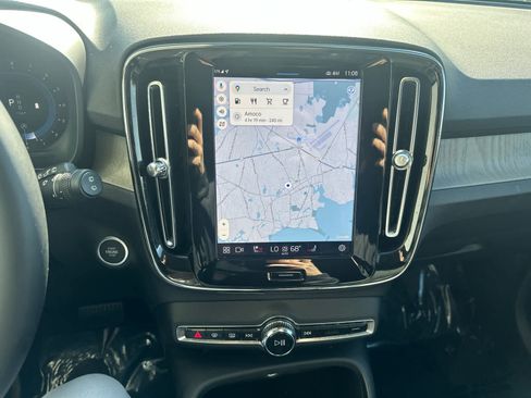 Certified 2023 Volvo XC40 B5 Core w/ Convenience Package image 22