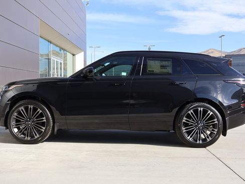 New 2026 Land Rover Range Rover Velar Dynamic SE image 9