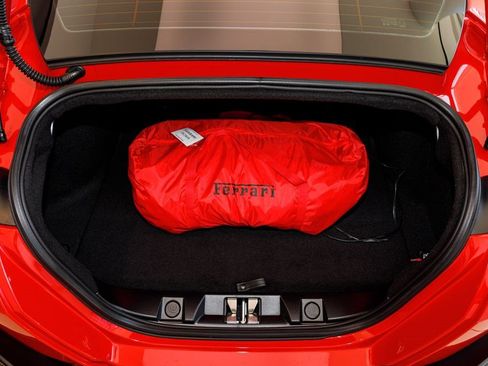 Used 2022 Ferrari Roma RWD image 18