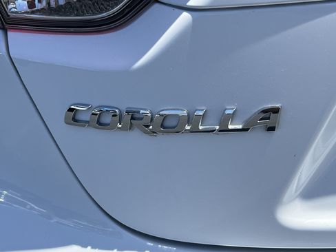 Used 2024 Toyota Corolla LE FWD image 9