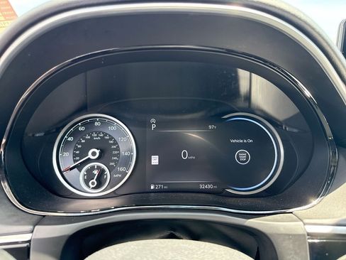 Used 2025 Genesis GV70 2.5T AWD/4WD image 51