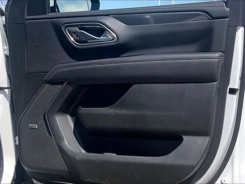 Used 2024 GMC Yukon XL AT4 w/ AT4 Premium Package AWD/4WD image 23