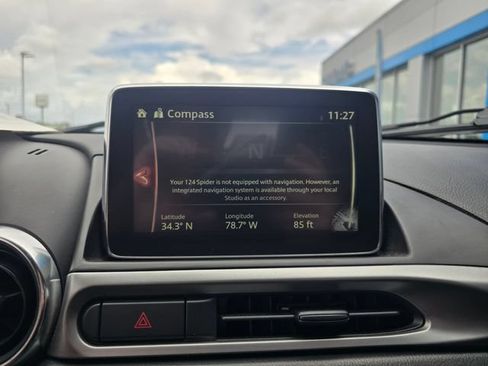 Used 2020 FIAT 124 Spider Classica w/ Technology Group RWD image 17