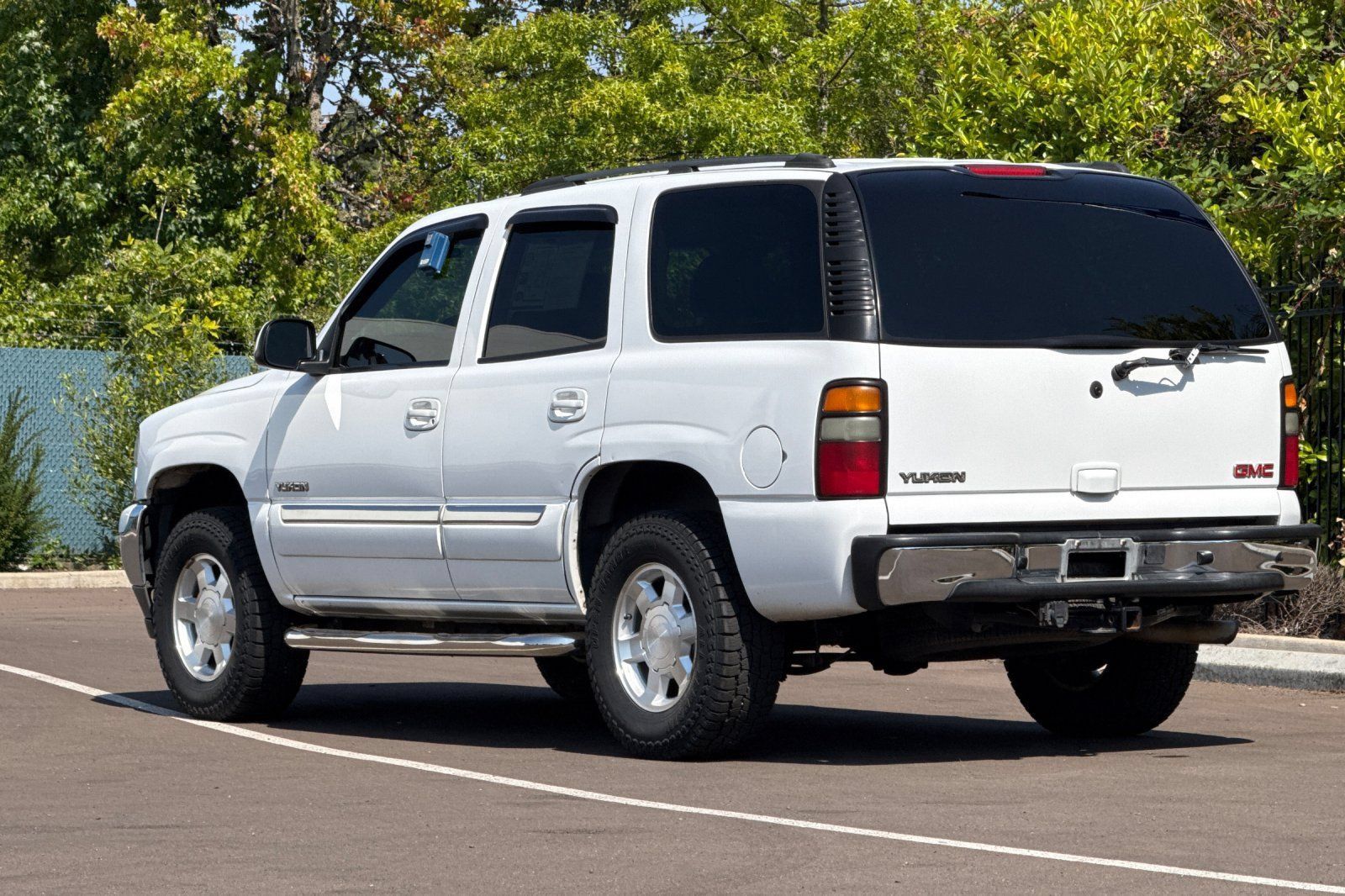 Used 2005 GMC Yukon SLE AWD/4WD image 6