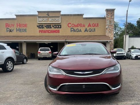 Used 2016 Chrysler 200 Limited w/ Convenience Group FWD image 2