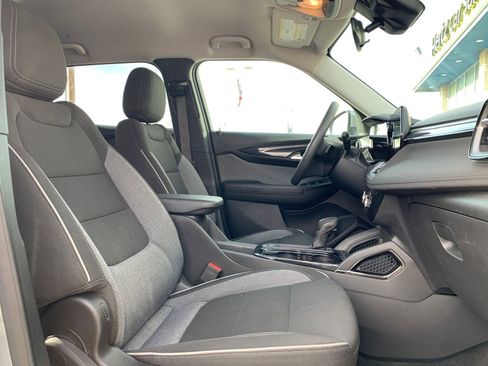 Used 2025 Chevrolet TrailBlazer LT image 34