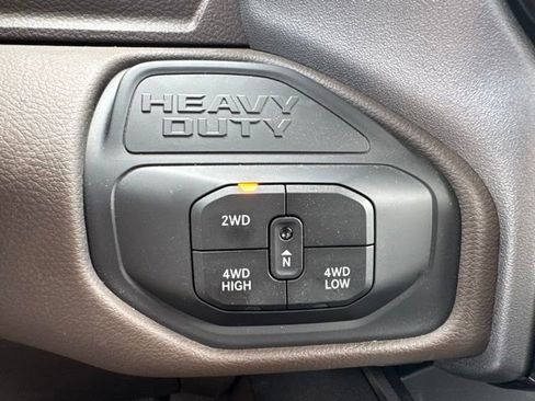 Used 2025 RAM 3500 Laramie AWD/4WD image 25