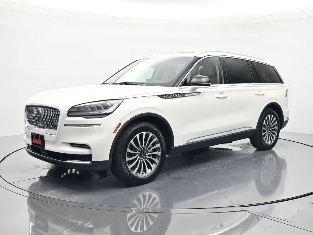 Used 2024 Lincoln Aviator 2WD w/ Premium Package image 1