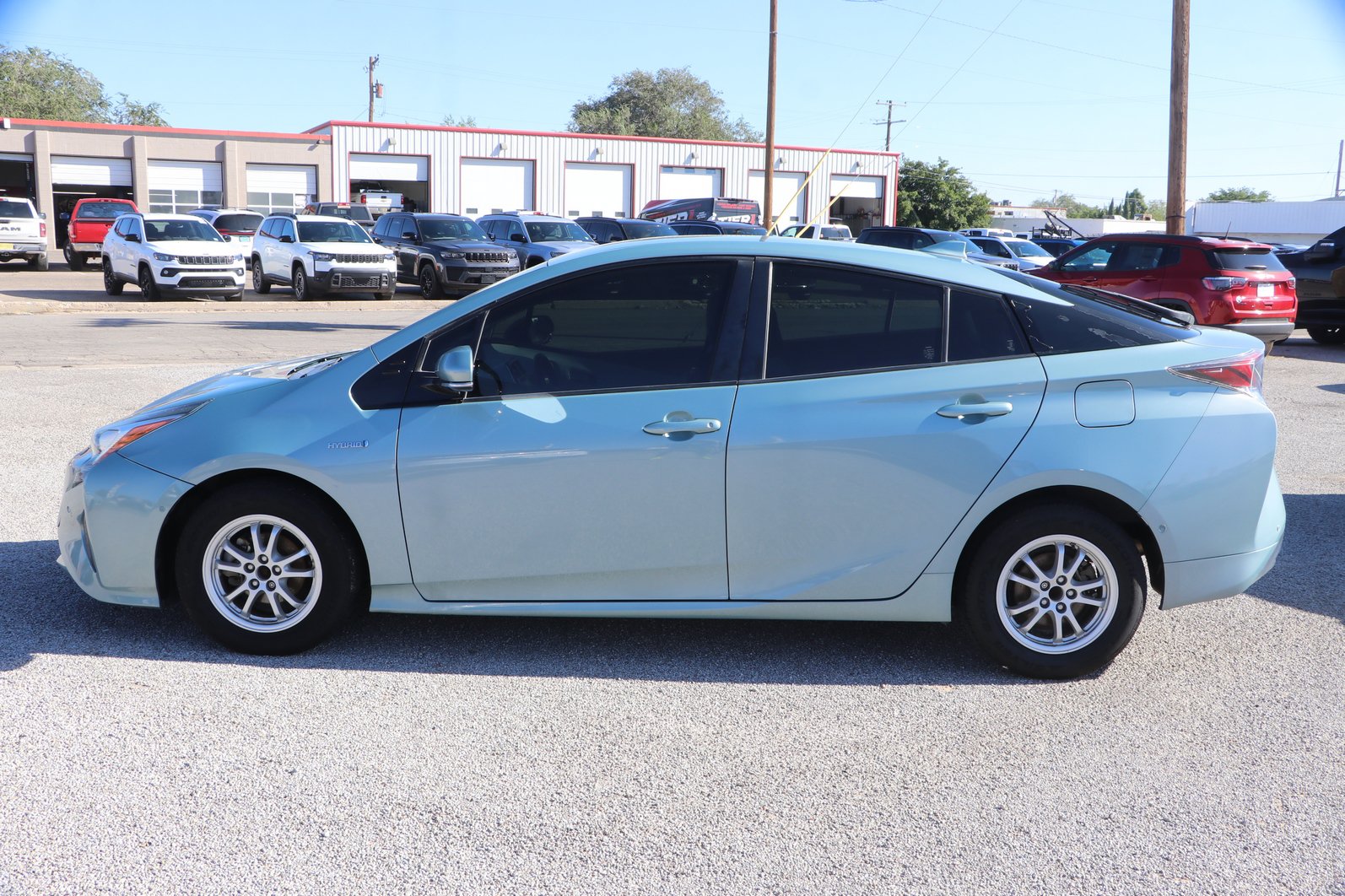 Used 2018 Toyota Prius Three FWD image 4