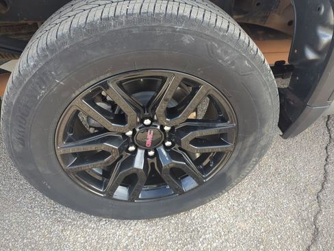 Used 2024 GMC Sierra 1500 Elevation image 8