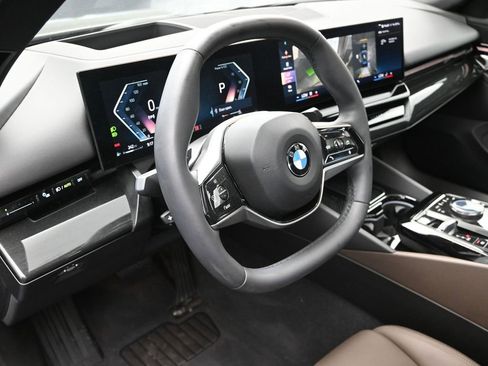 Certified 2025 BMW 530i image 12