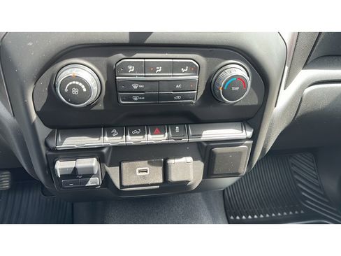 Used 2019 Chevrolet Silverado 1500 Custom Trail Boss AWD/4WD image 16