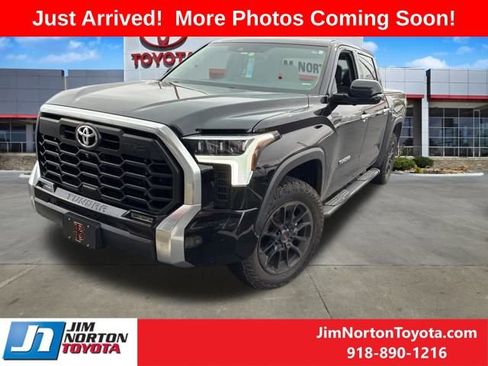 Used 2022 Toyota Tundra Limited image 2