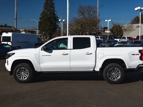New 2025 Chevrolet Colorado LT w/ LT Convenience Package image 18