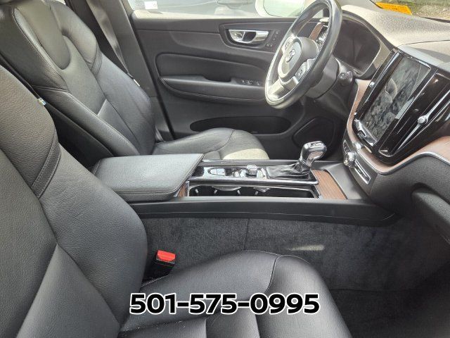 Used 2021 Volvo XC60 T5 Momentum w/ Protection Package Premier AWD/4WD image 8