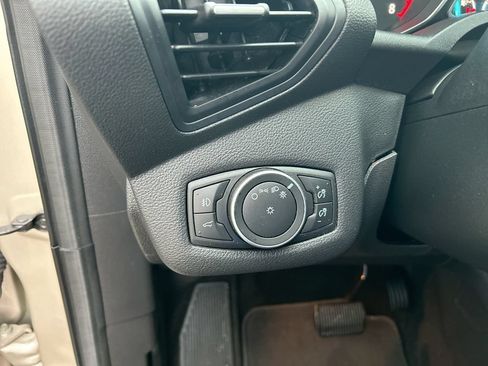 Used 2018 Ford Escape SE w/ SE Sync 3 Package AWD/4WD image 19