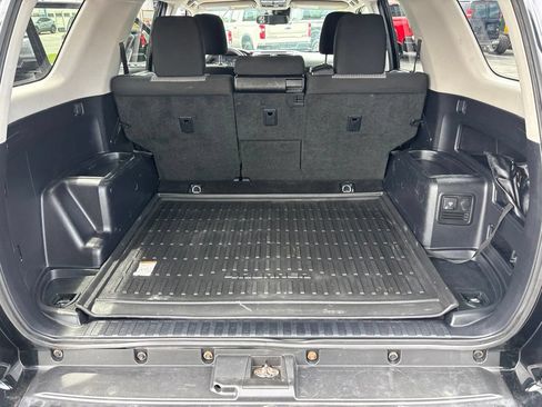Used 2020 Toyota 4Runner SR5 AWD/4WD image 18