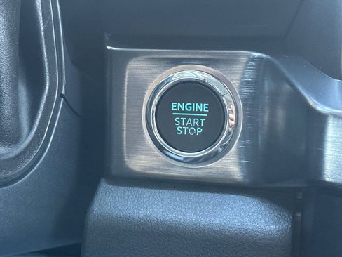 New 2026 Ford F250 Lariat w/ Black Appearance Package image 22