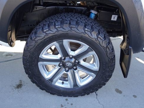 Certified 2023 Toyota Tacoma TRD Off-Road image 12