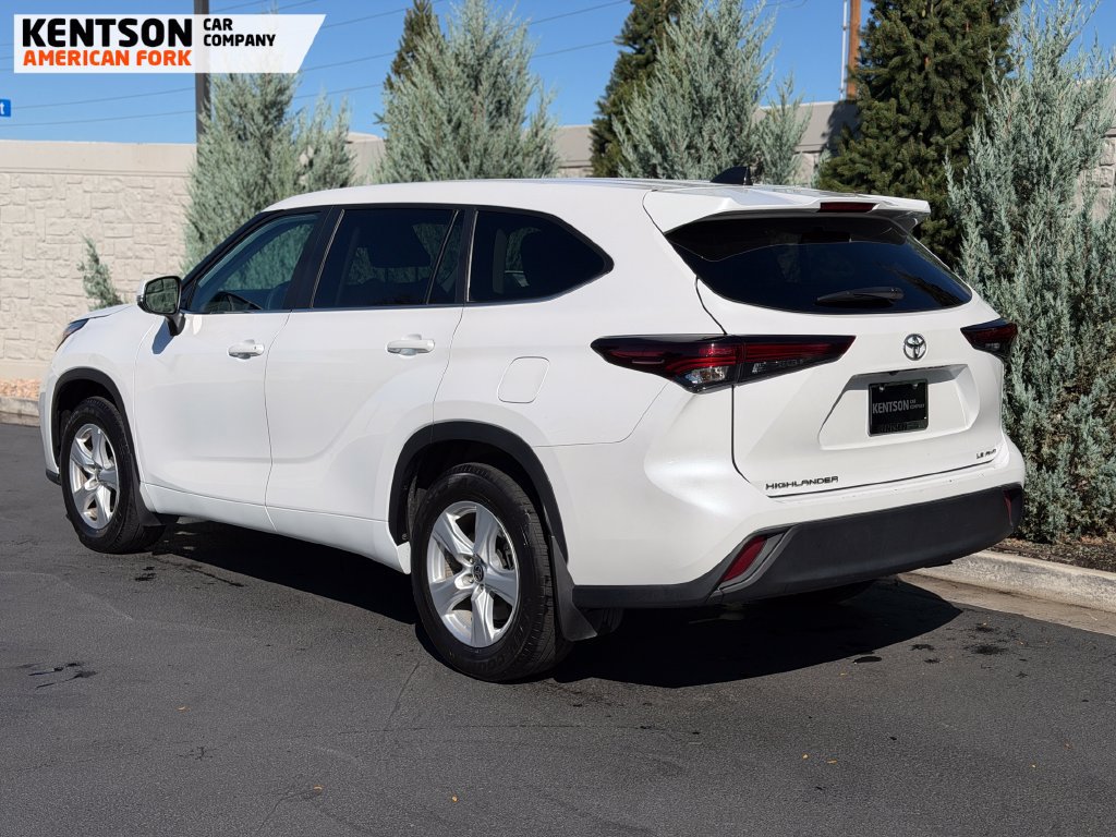 Used 2025 Toyota Highlander LE AWD/4WD image 5