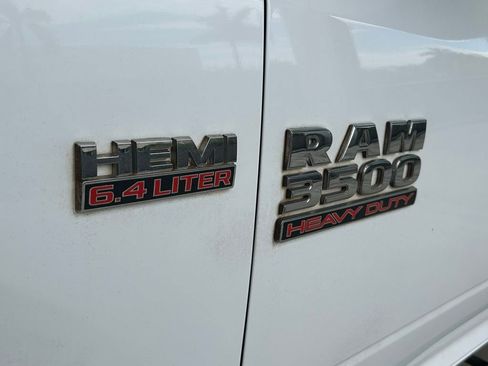 Used 2018 RAM 3500 Tradesman w/ Chrome Appearance Group image 18