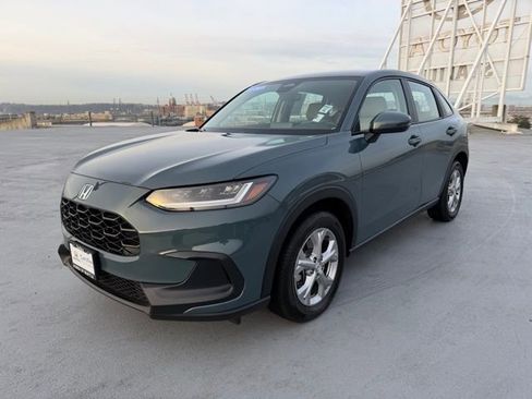 Certified 2025 Honda HR-V LX image 8