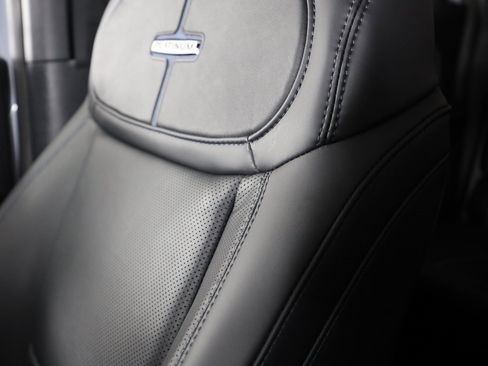 Used 2025 Ford F450 Platinum w/ FX4 Off-Road Package image 45