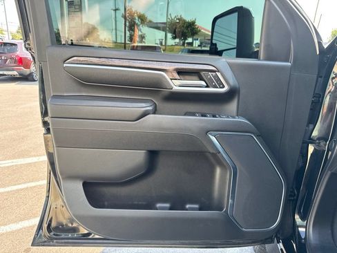 Used 2024 Chevrolet Silverado 2500 LTZ AWD/4WD image 10