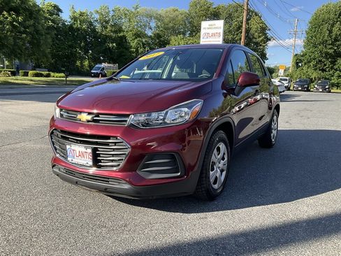 Used 2017 Chevrolet Trax LS FWD image 1