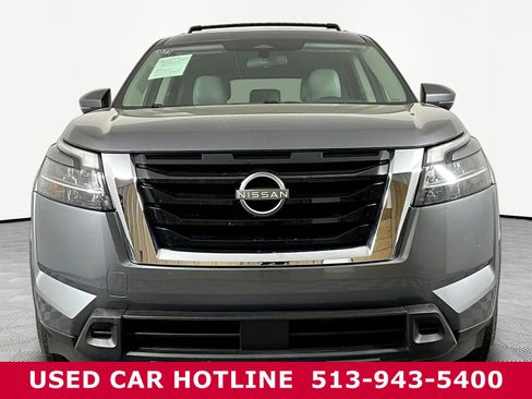 Used 2022 Nissan Pathfinder SV w/ Cargo Package AWD/4WD image 2